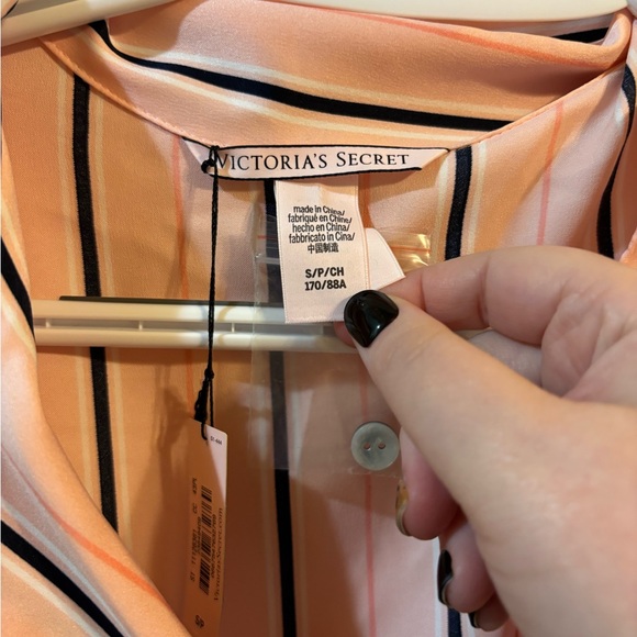 NWT Victoria's Secret Peach and Black Striped Romper - Picture 3 of 4